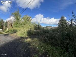 Property Photo: 930 NE Highway 20 OR 97391