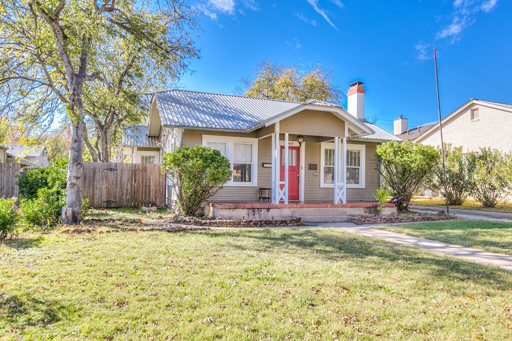 Property Photo:  409 S Washington St  TX 76901 