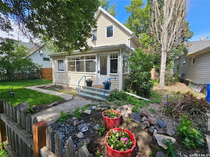 273 4th Avenue E  Unity SK S0K 4L0 photo