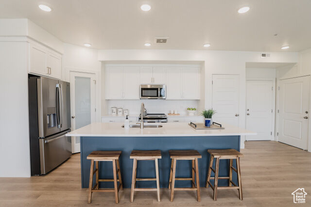 Property Photo: 918 S 200 E 301 UT 84660