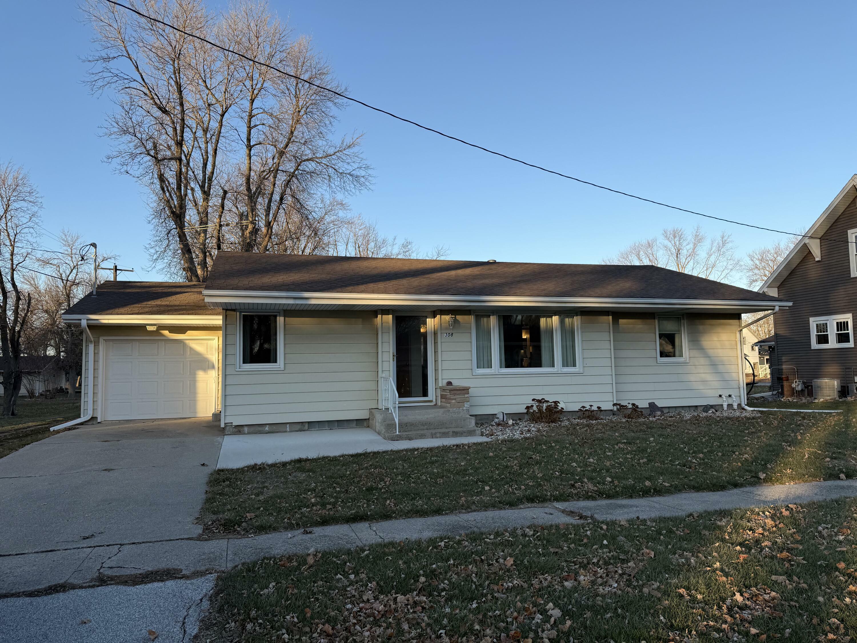 Property Photo:  308 4th Street  IA 50561 