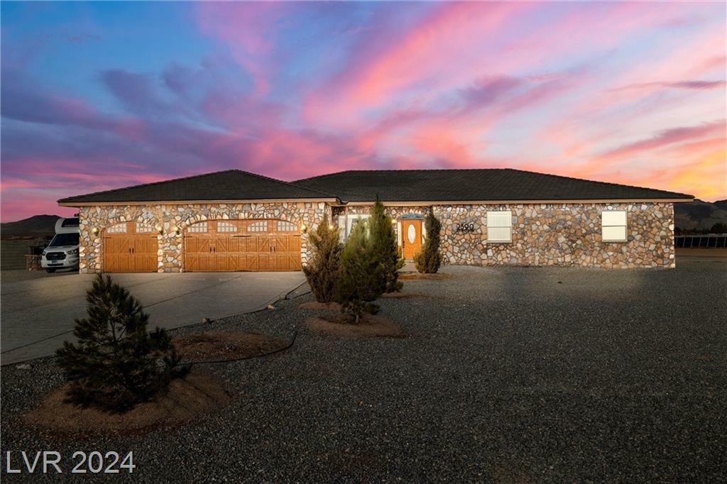 Property Photo:  2590 West Betty Avenue  NV 89060 