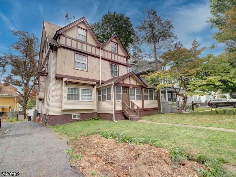 Property Photo:  84 N Munn Ave  NJ 07017 