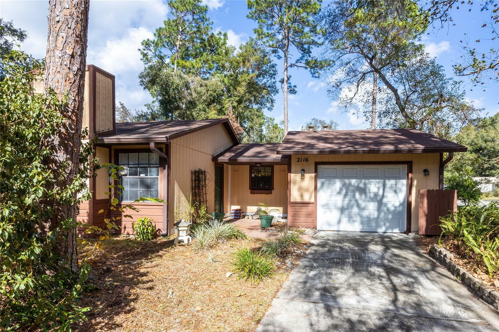 Property Photo:  2116 SW 73rd Street  FL 32607 