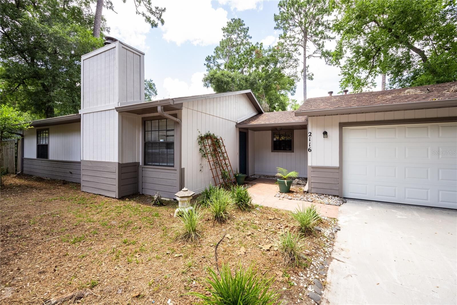 Property Photo: 2116 SW 73rd Street FL 32607