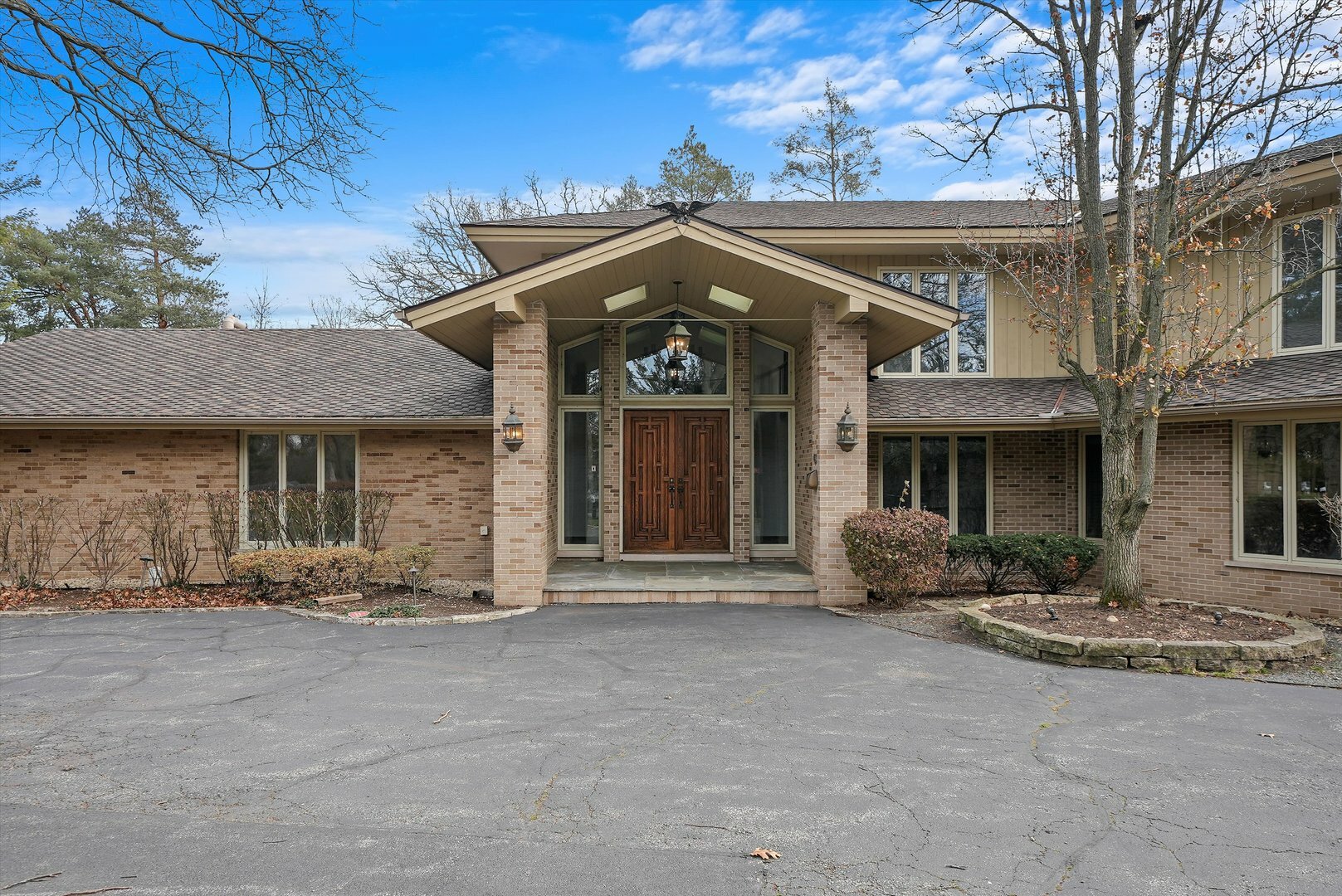 411 Woodland Court  Glenview IL 60025 photo