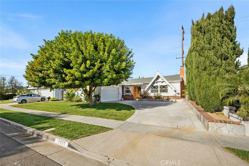 6691 Walton Drive  Huntington Beach CA 92647 photo