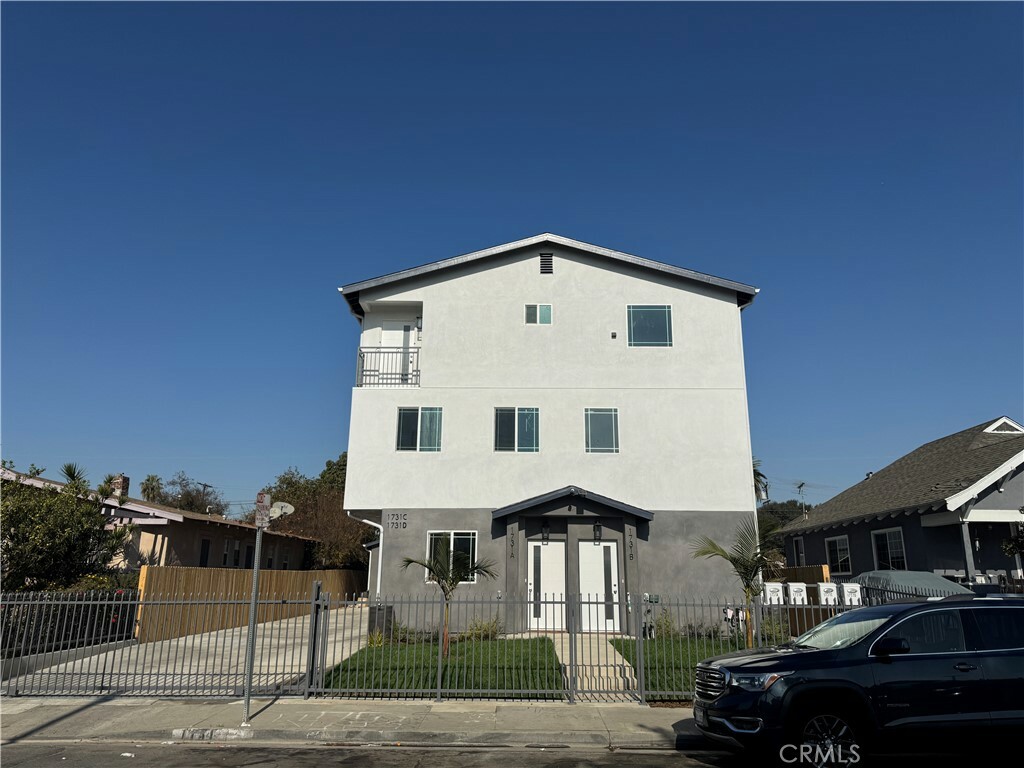 Property Photo:  1731 E 68th Street  CA 90001 