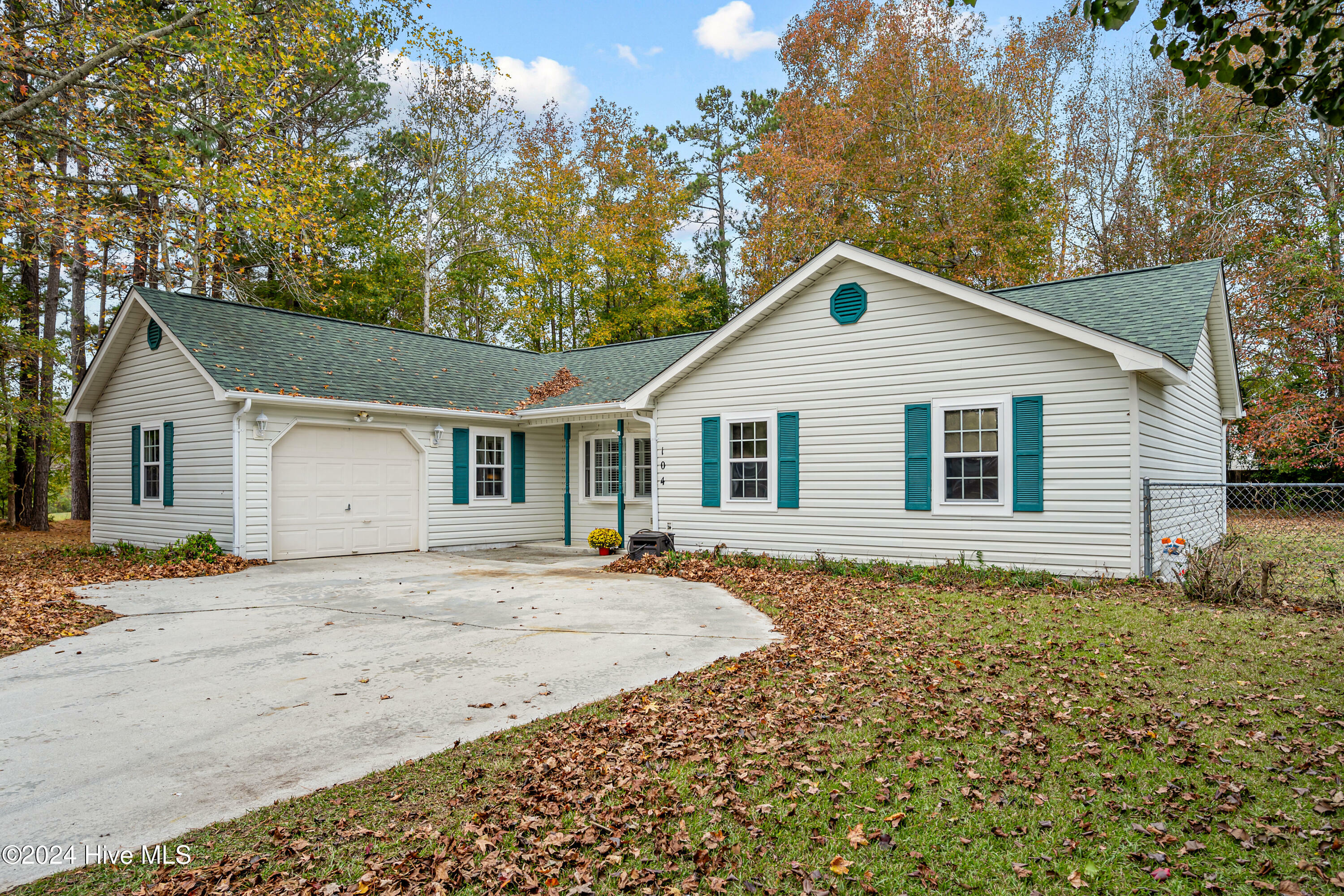 Property Photo: 104 Donna Court NC 28539
