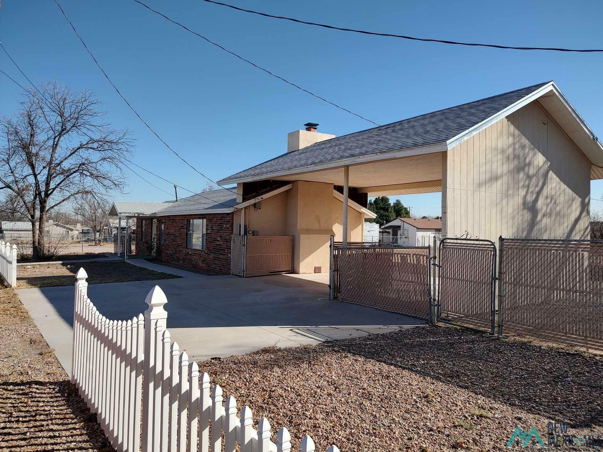 Property Photo: 2701 Mountain View Drive NM 88101