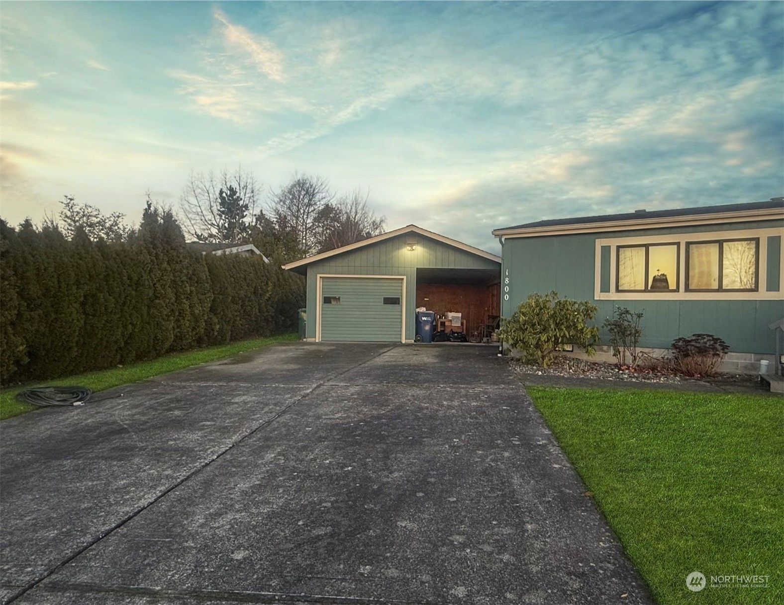 Property Photo:  1800 N 32nd Place  WA 98273 