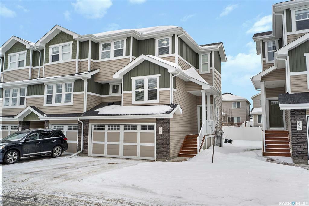 Property Photo:  1220 Pringle Way 225  SK S7T 1C9 