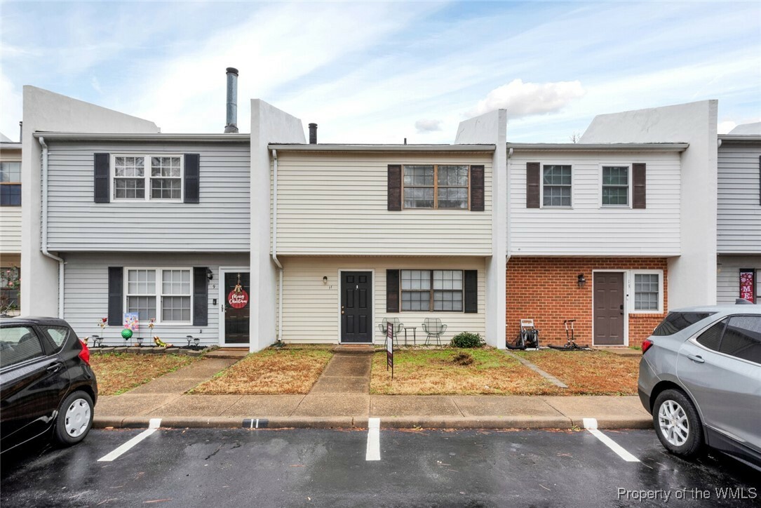 Property Photo: 11 Harpoon Court VA 23185