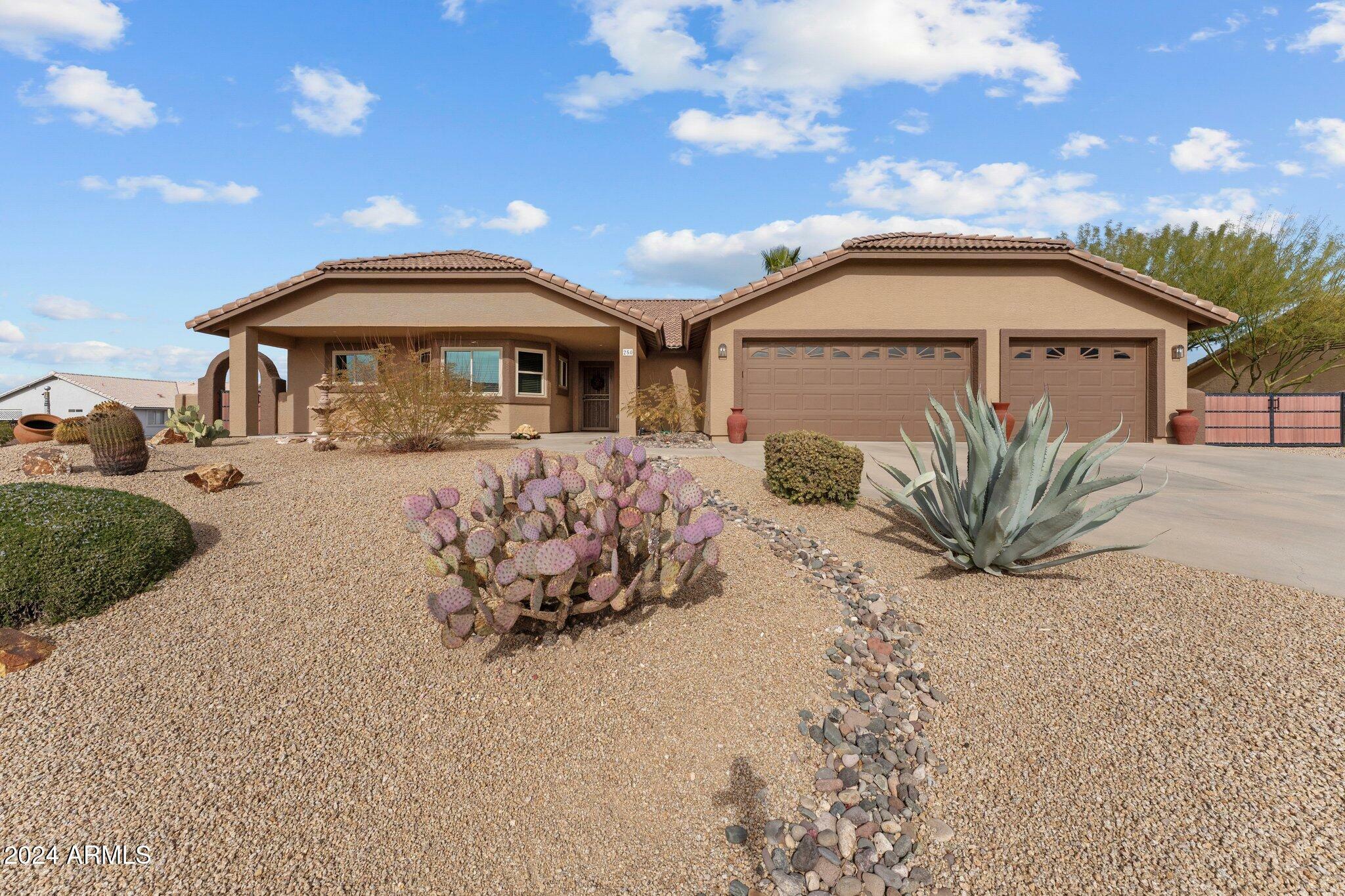 Property Photo:  250 Cottonwood Lane  AZ 85390 