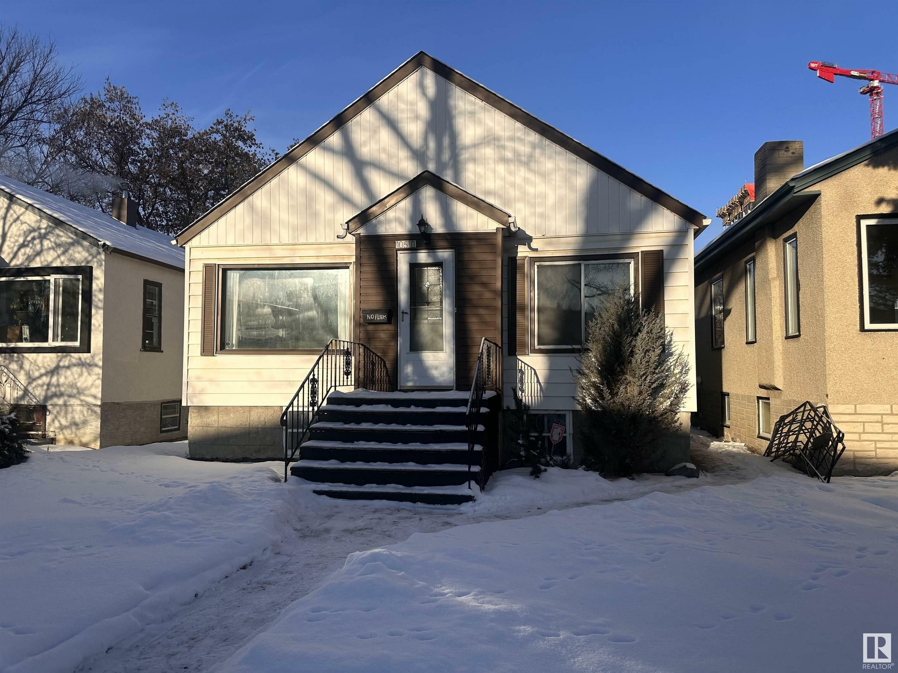 Photo de la propriété:  10510 79 Avenue NW  AB T6E 1R8 