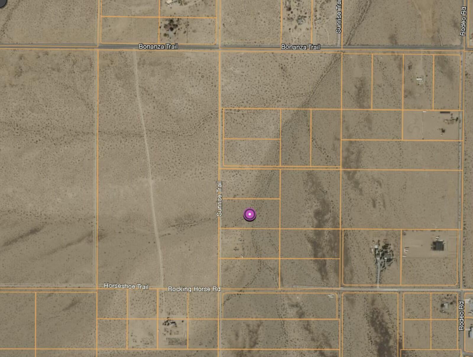 Photo de la propriété:  Sunrise Trail S/O Bonanza Trl  CA 92342 