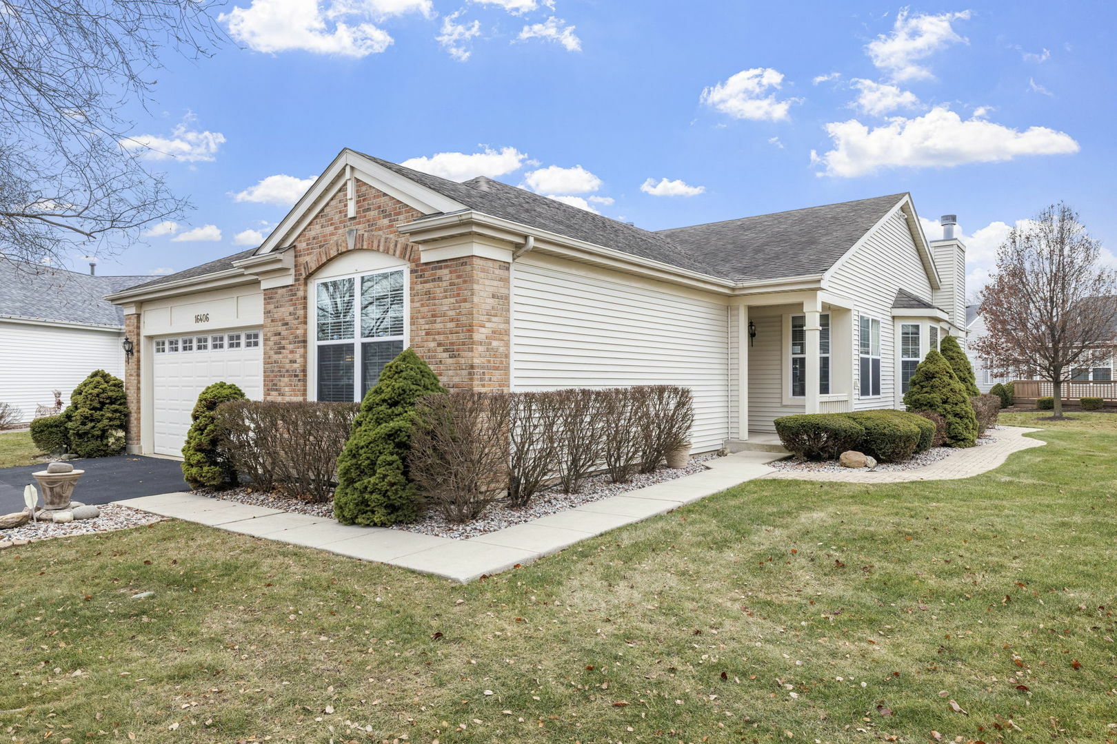 Property Photo:  16406 Montclare Lake Court  IL 60403 