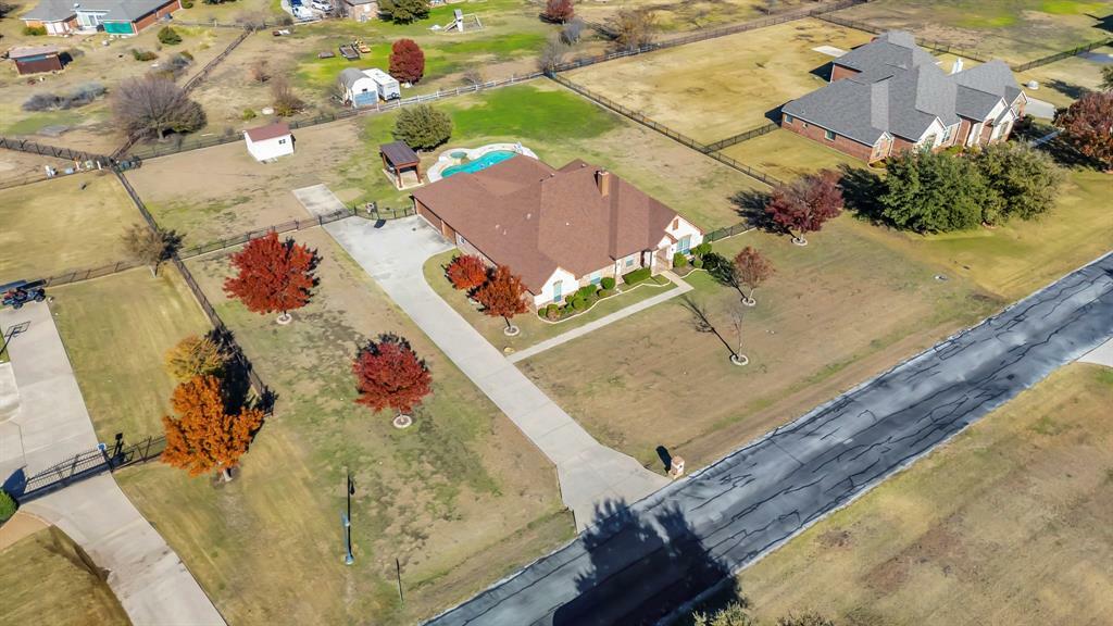 Property Photo: 924 Morton Hill Lane TX 76052