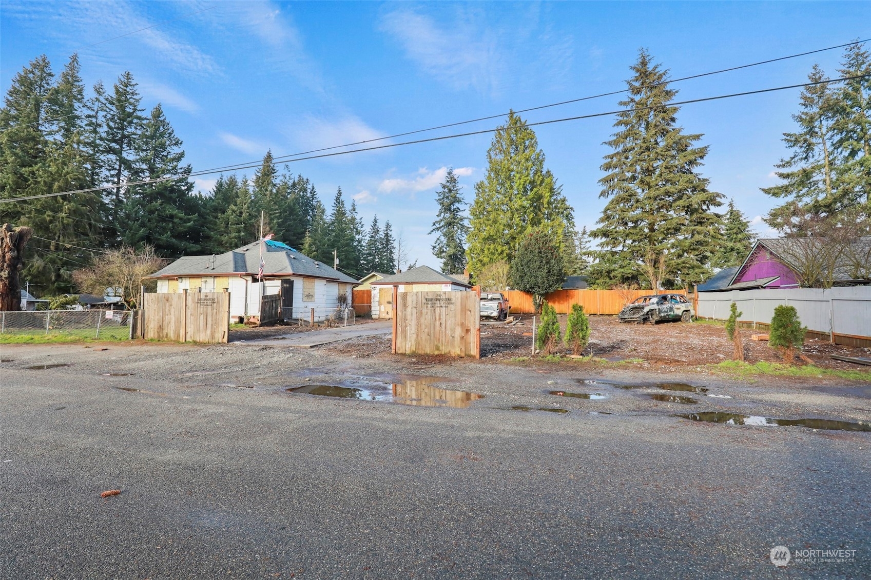 Property Photo:  6917  Morgan Road  WA 98203 