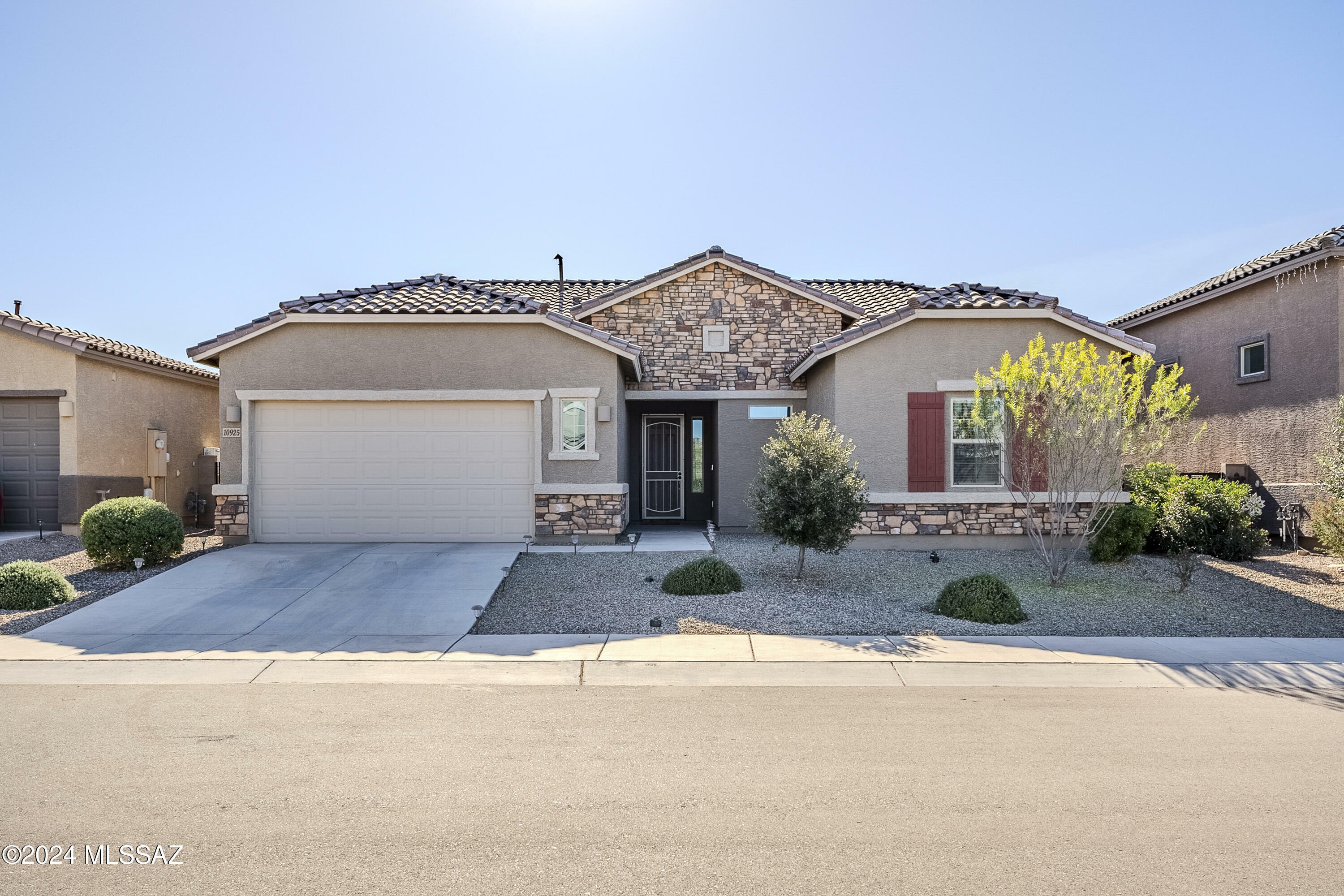 Property Photo:  10925 W Radcliff Drive  AZ 85653 