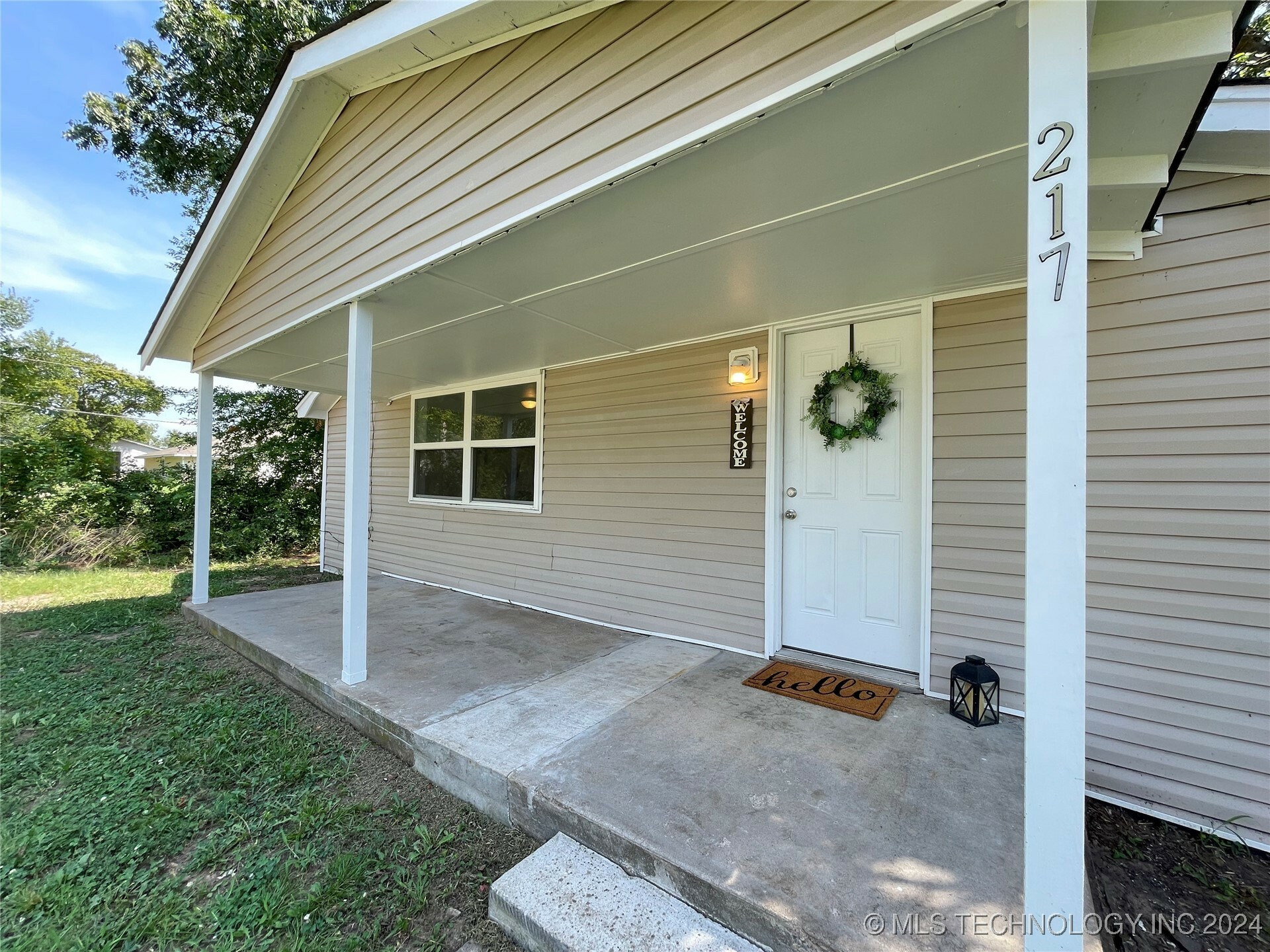 Property Photo:  217 E 8th Street  OK 74023 