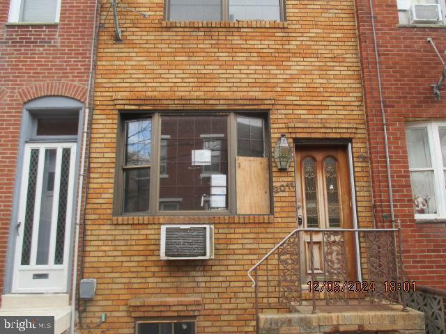 2011 S Hutchinson Street  Philadelphia PA 19148 photo