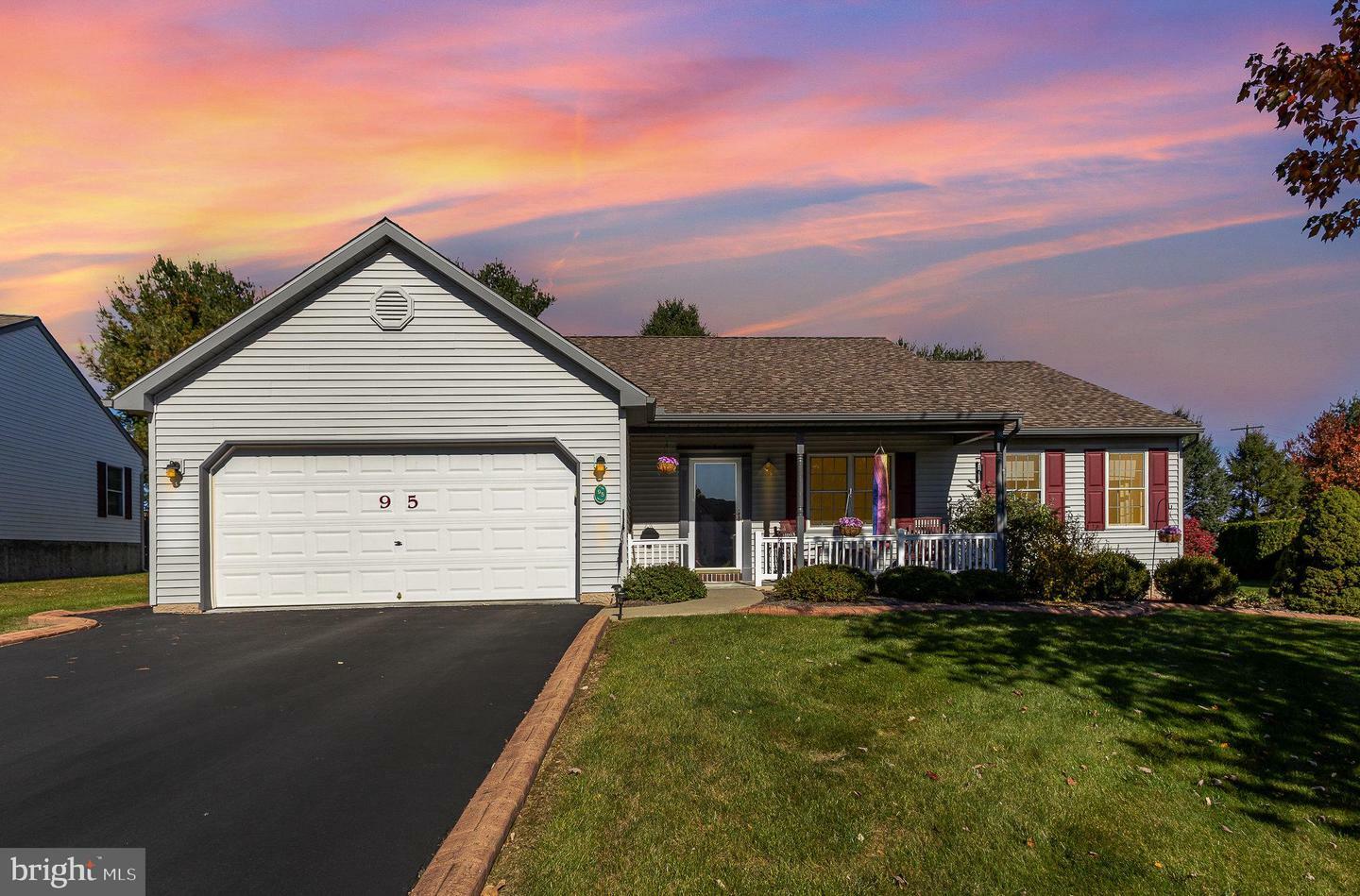 Property Photo: 95 Springhouse Drive PA 17067