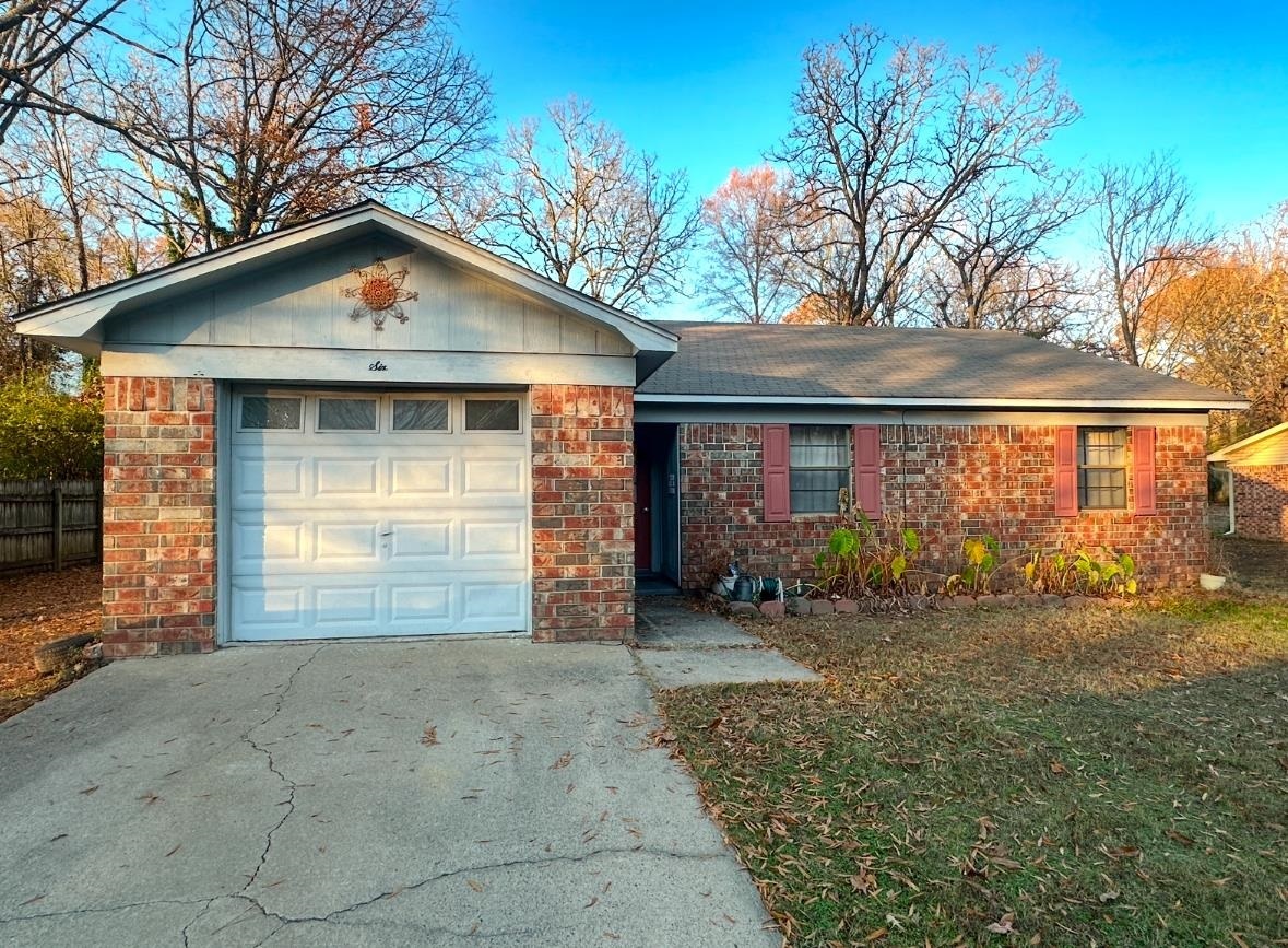 Property Photo: 6 Northwood Drive AR 72034