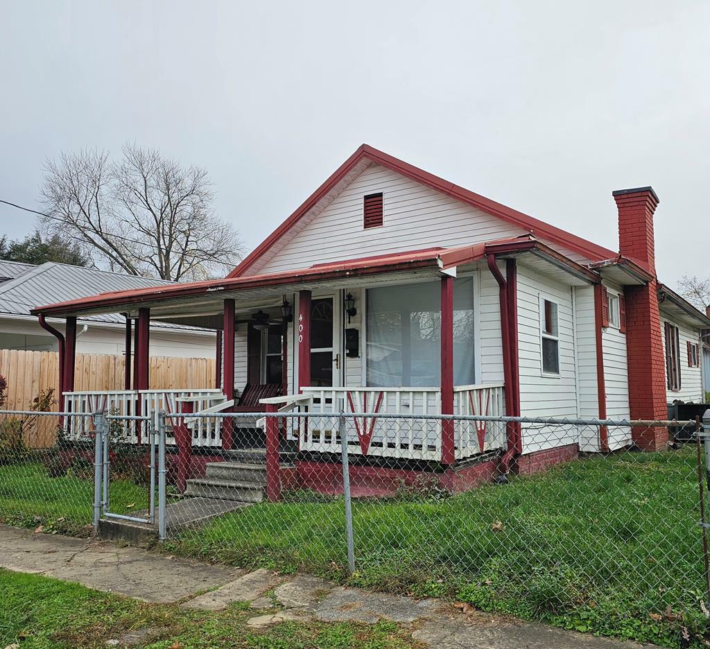Property Photo:  400 East Sycamore Street  KY 41230 
