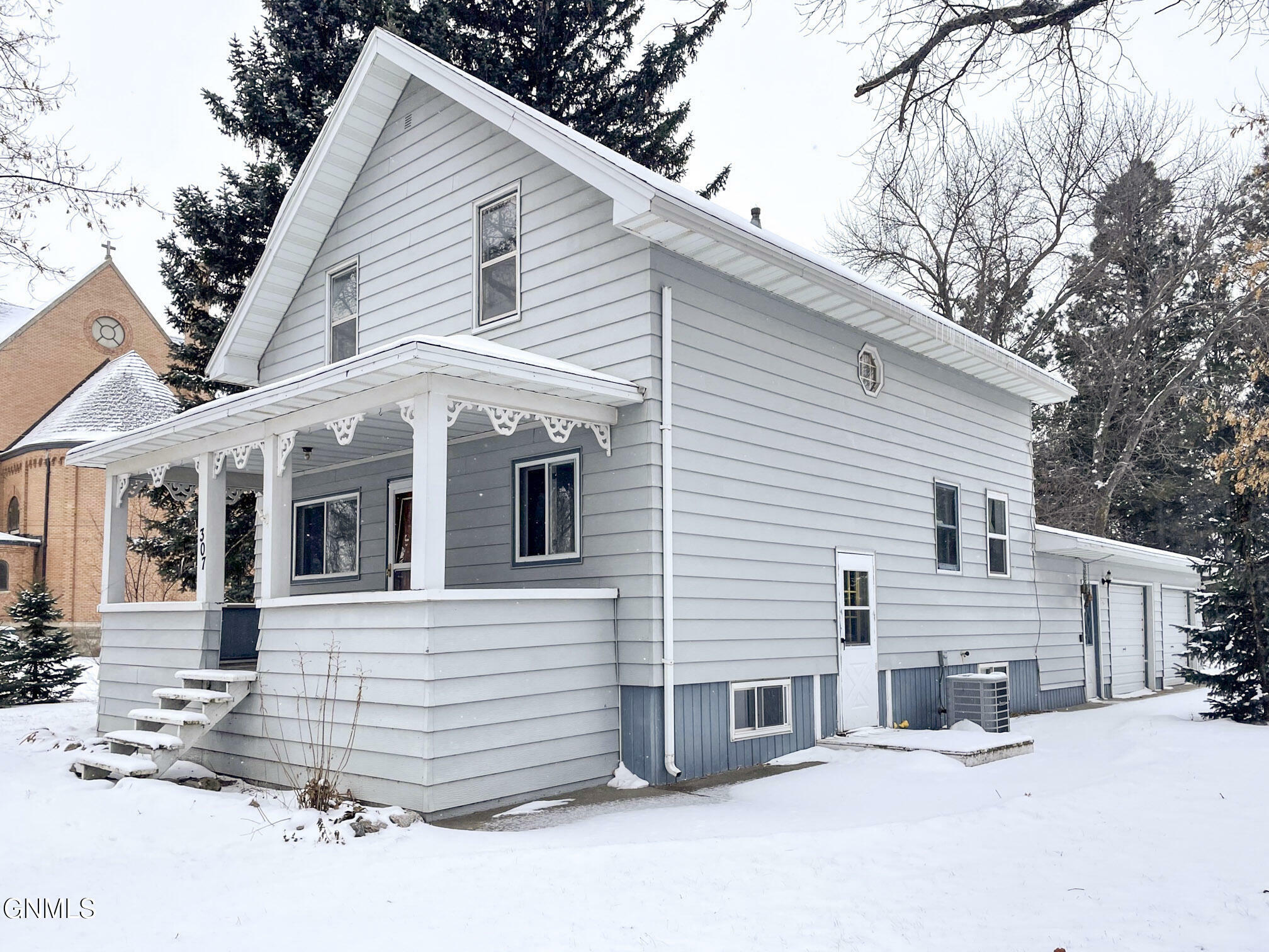 Property Photo:  307 3rd Street N  ND 58573 