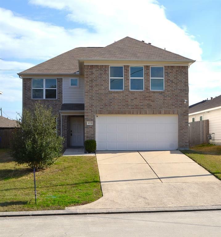 Property Photo:  16735 Warbler Drive  TX 77385 