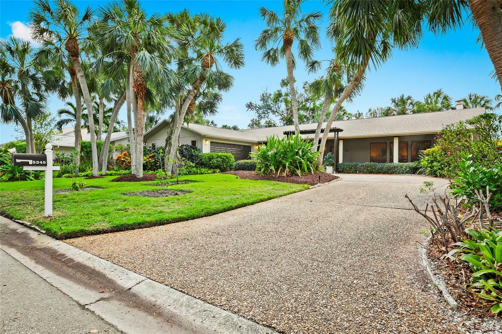 Property Photo:  5345 Siesta Court  FL 34242 