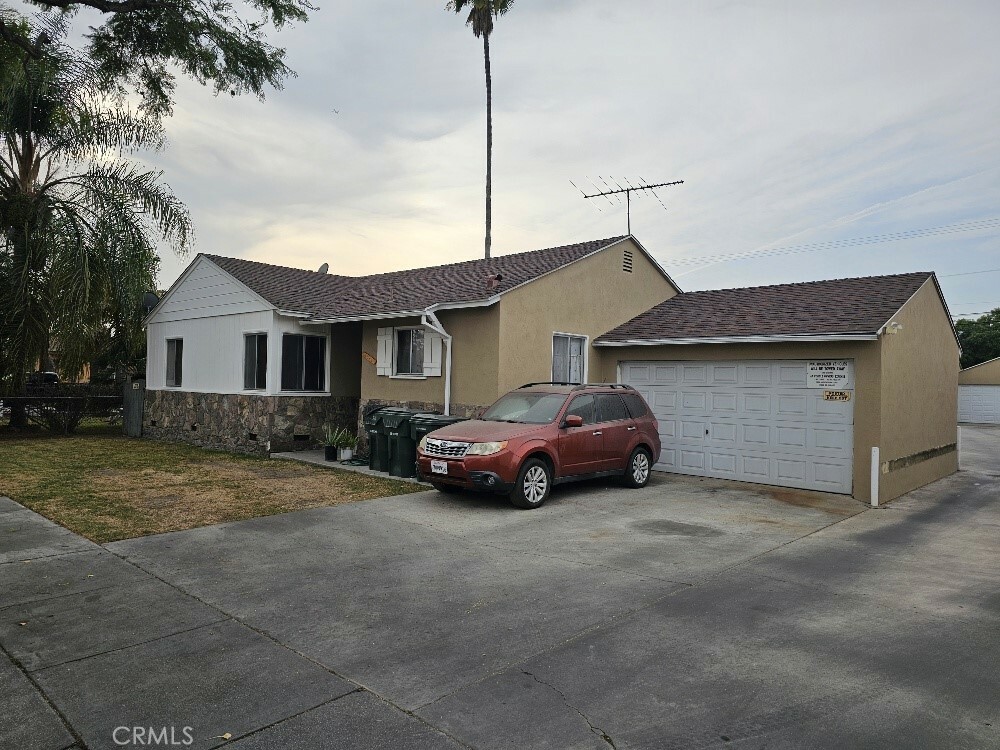 Property Photo:  6833 Ira Avenue  CA 90201 