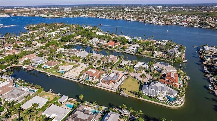 Property Photo:  1935 7th St S  FL 34102 