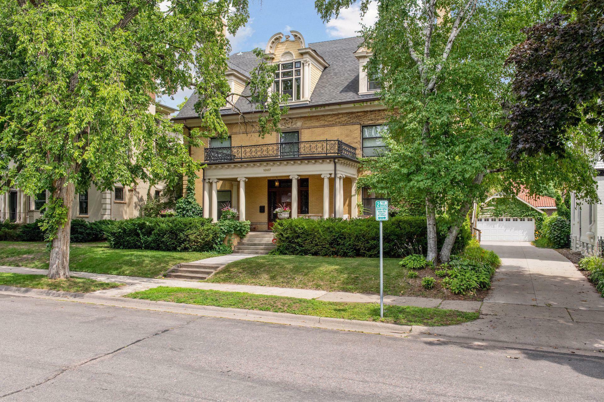 Property Photo: 1807 Dupont Avenue S MN 55403