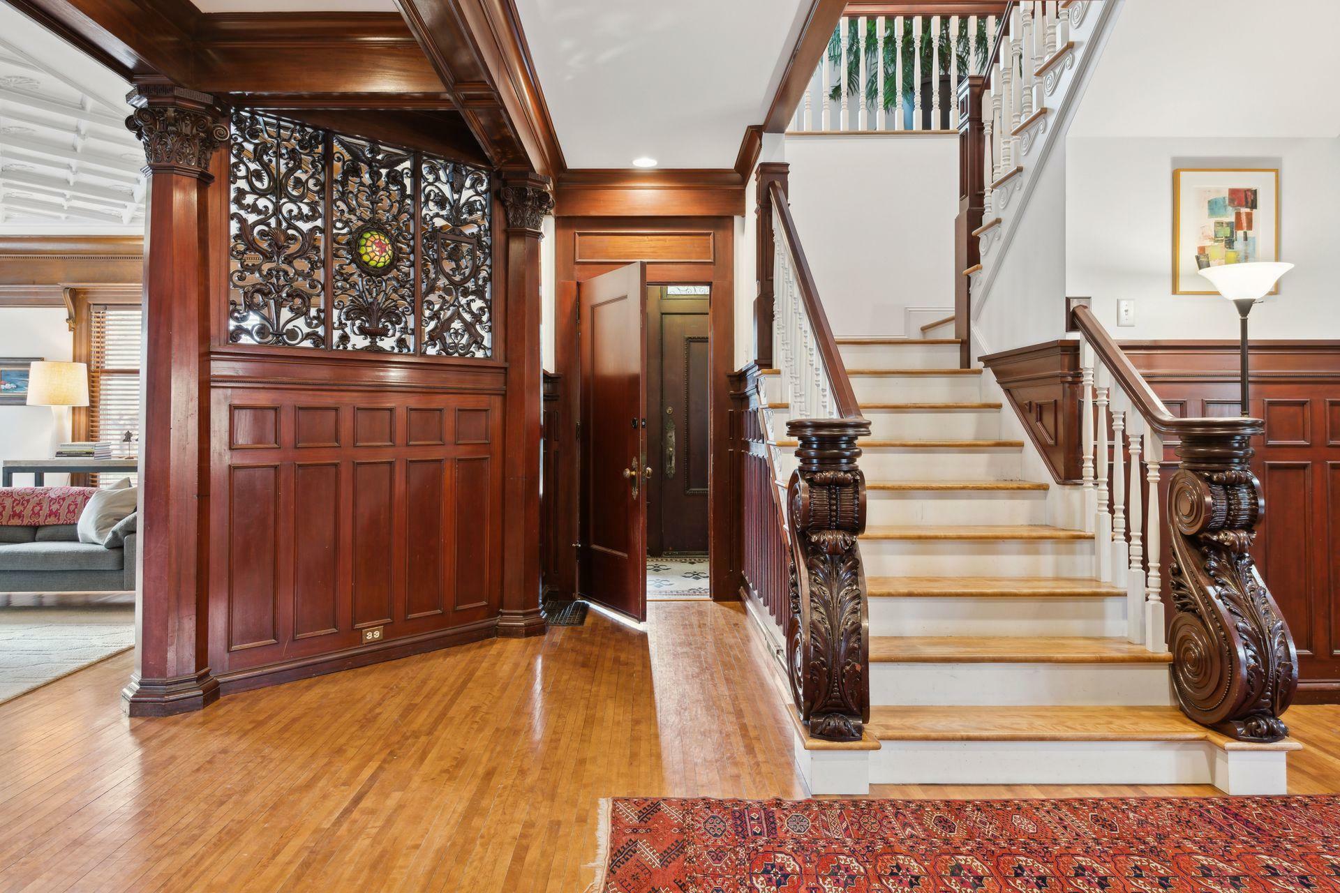 Property Photo: 1807 Dupont Avenue S MN 55403