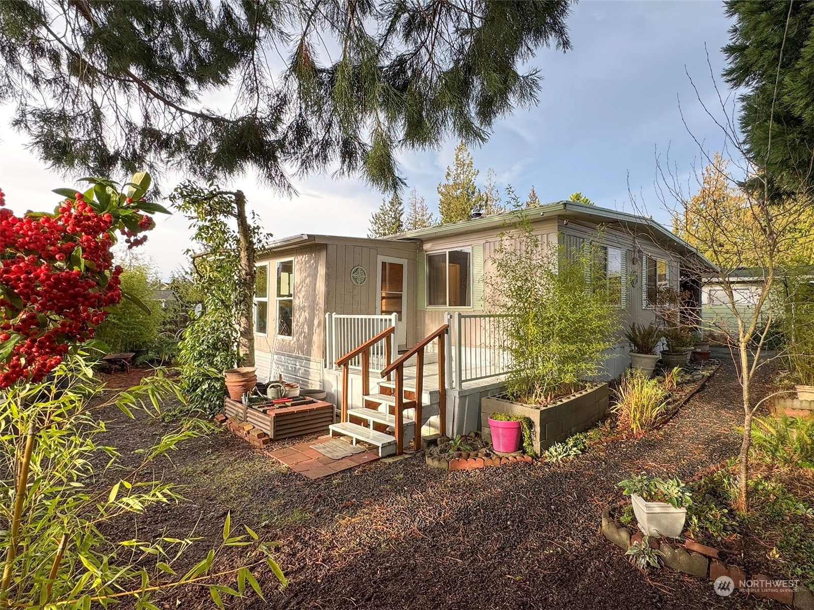 Property Photo:  90  Baywood Village Road 9  WA 98382 