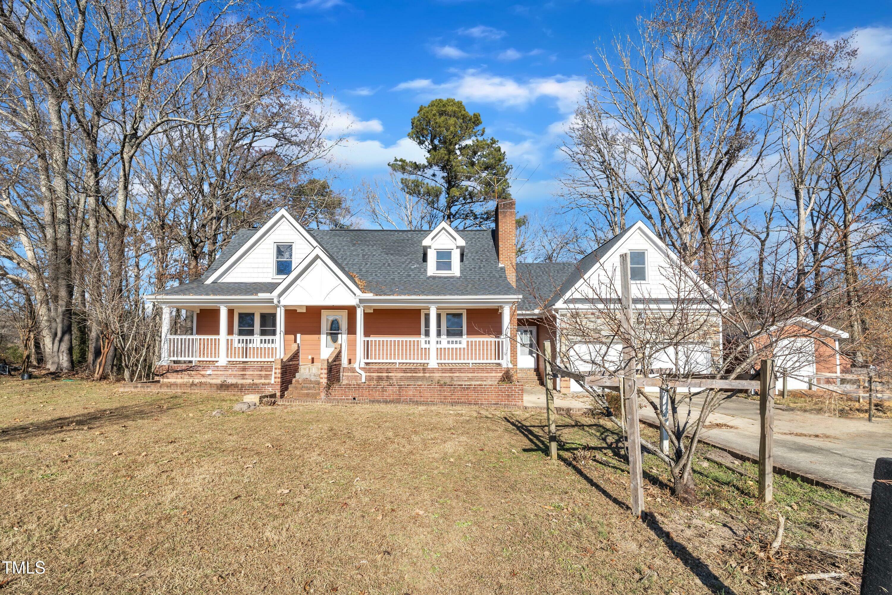 Property Photo:  101 Creekside Drive  NC 27576 