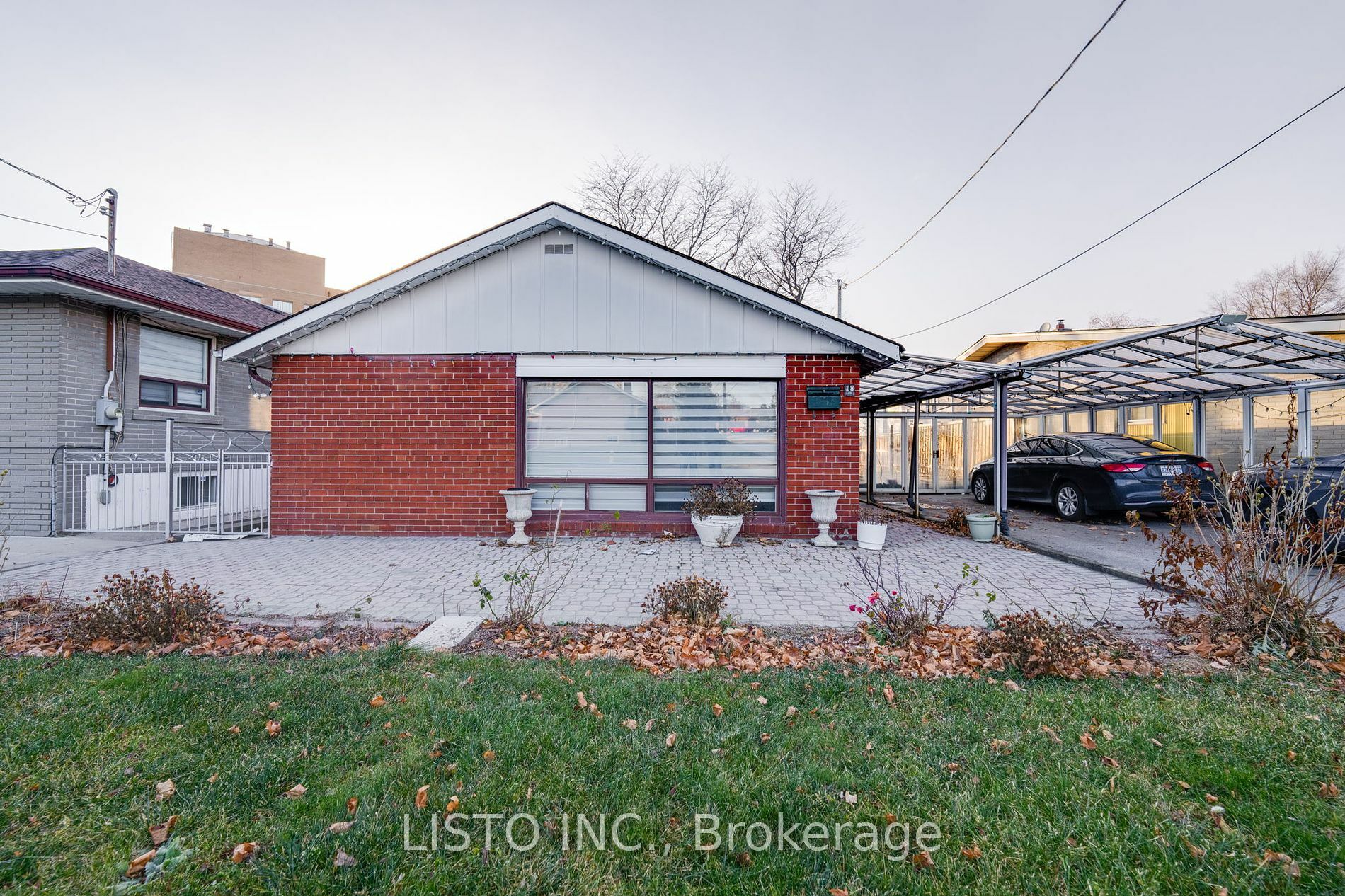 Property Photo:  18 Demarco Blvd W  ON M6L 2W1 