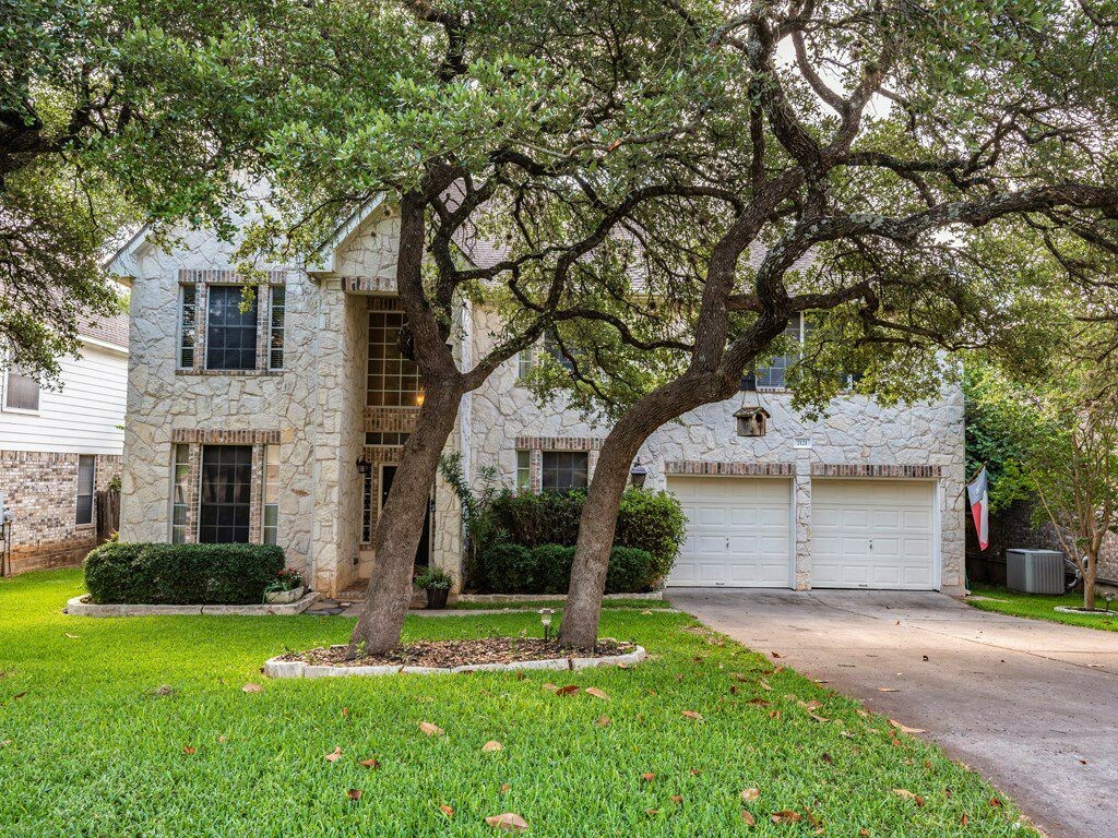 Property Photo:  7121 Gentle Oak Drive  TX 78749 