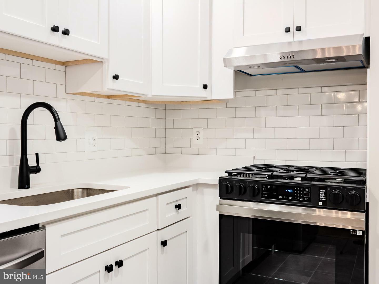 Property Photo: 10167 Fair Woods Drive 309 VA 22030
