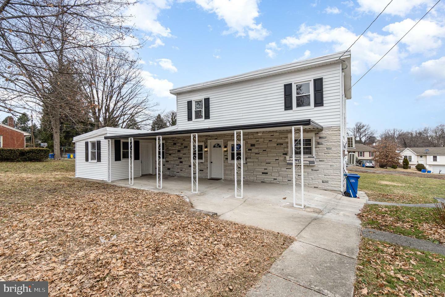 Property Photo:  750 S 6th Street  PA 17113 