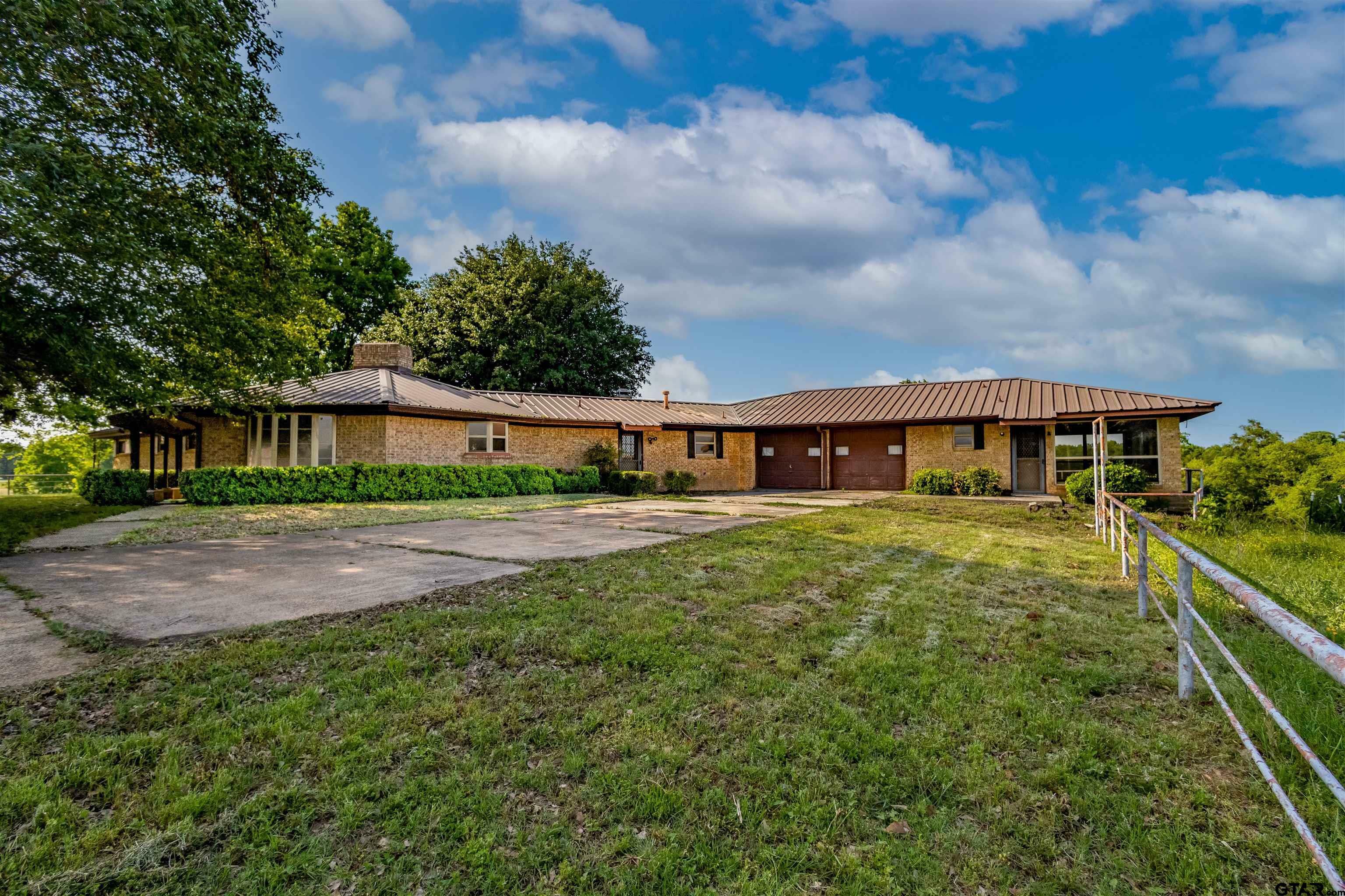 Property Photo:  1524 County Road 1468  TX 75783 