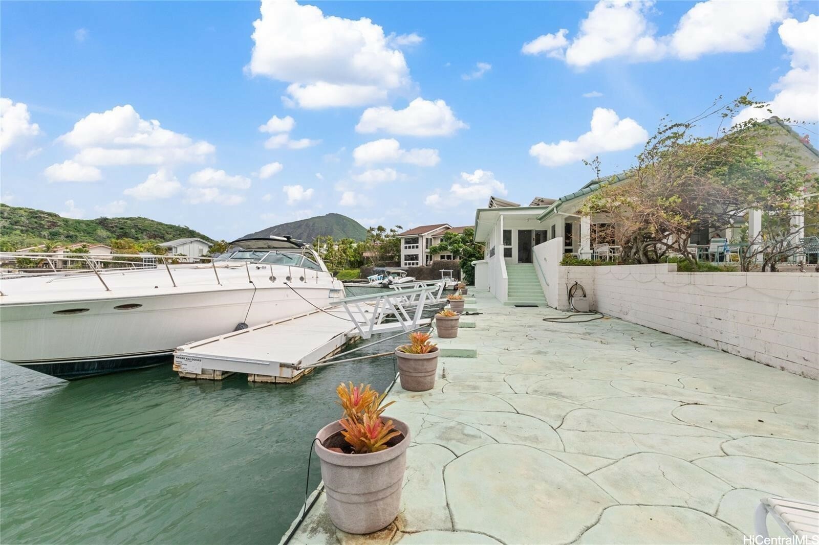 Property Photo: 243 Ainahou Street HI 96825