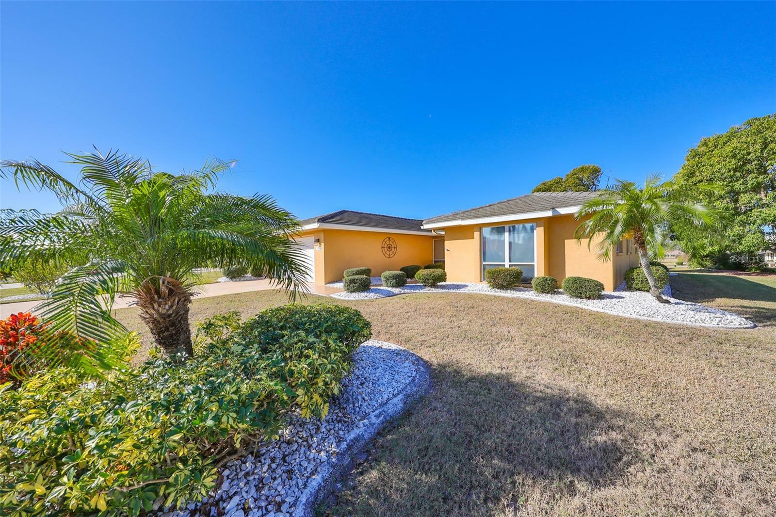 Property Photo:  703 Elkhorn Road  FL 33573 