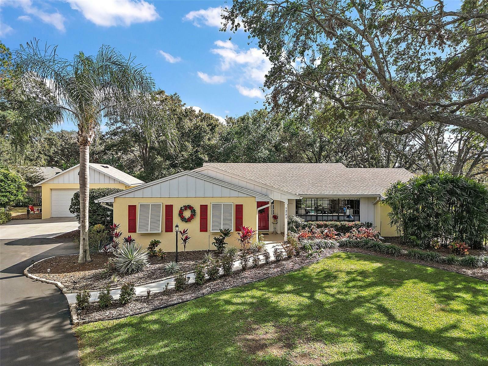 Property Photo:  1281 Gray Court  FL 32726 