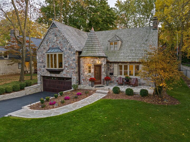 403 E Apple Tree Rd  Fox Point WI 53217 photo