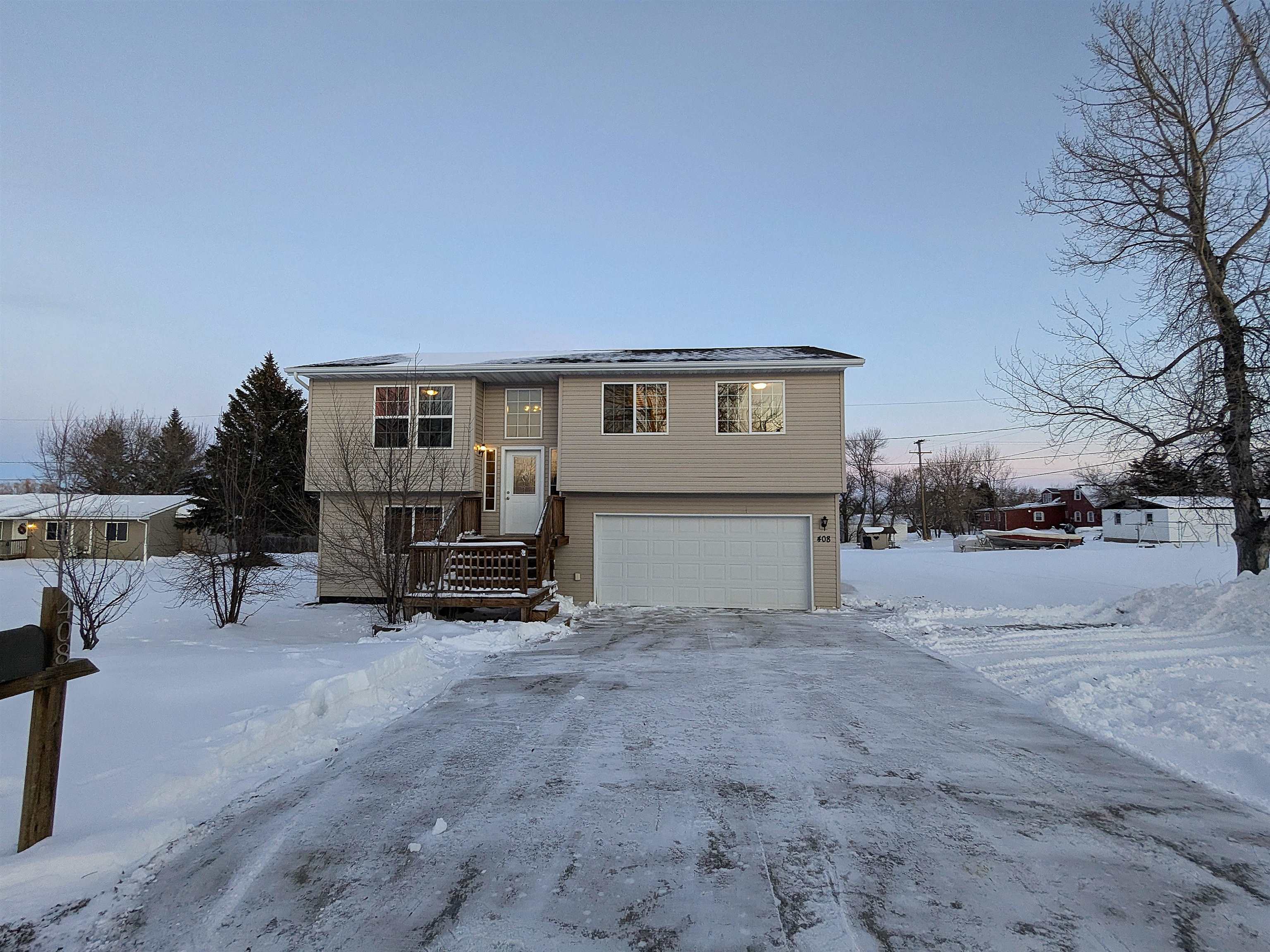 Property Photo:  408 2nd Ave N  ND 58740 