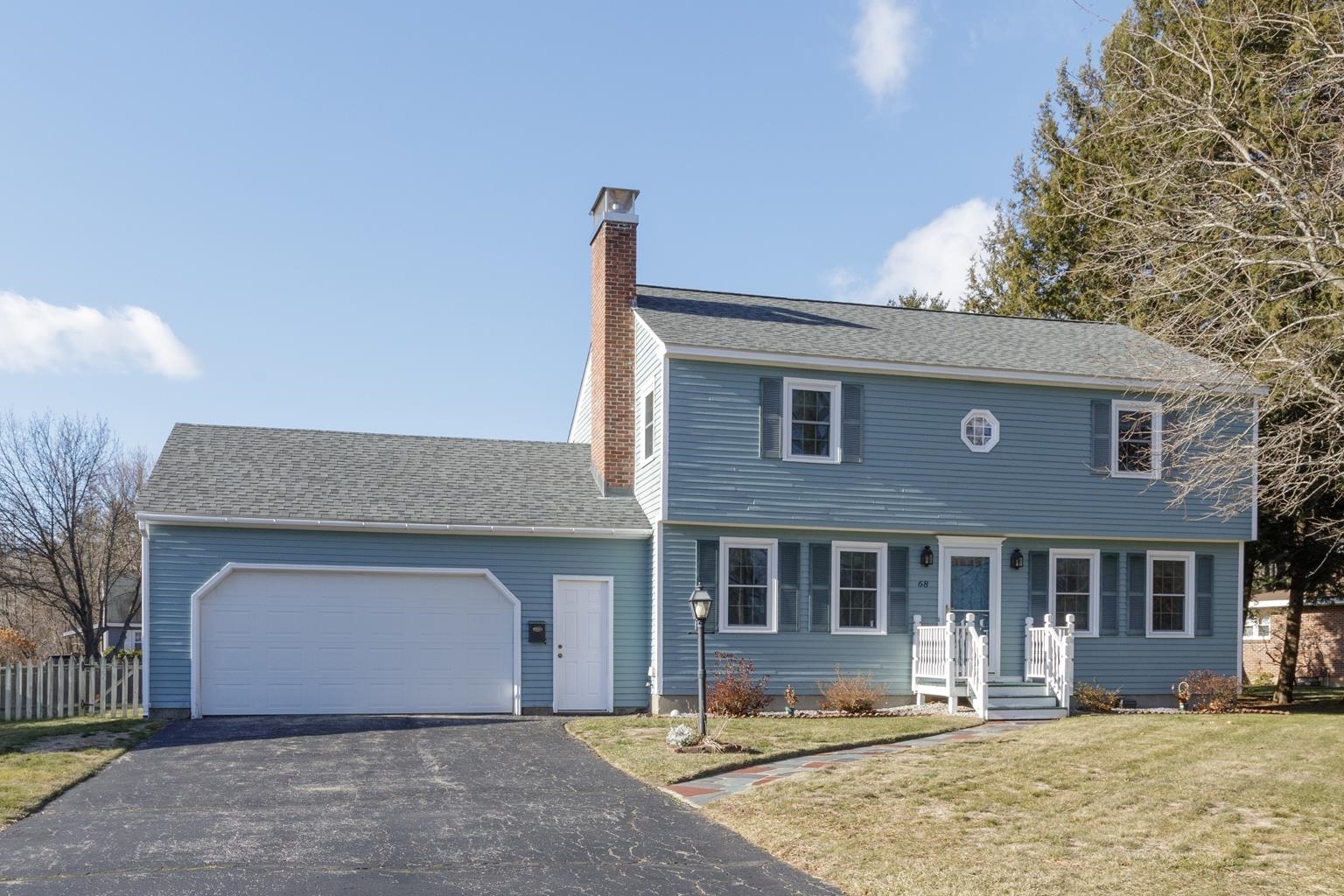 Property Photo: 68 Stearns Circle NH 03102