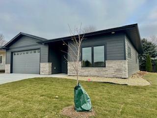 Property Photo: 712 Maple Place MN 55057